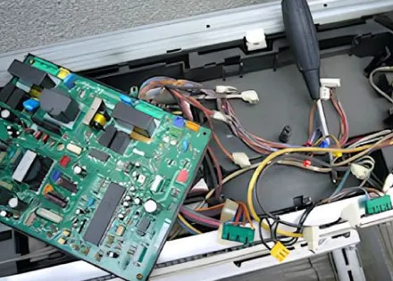 業務用エアコン室外機の基盤交換